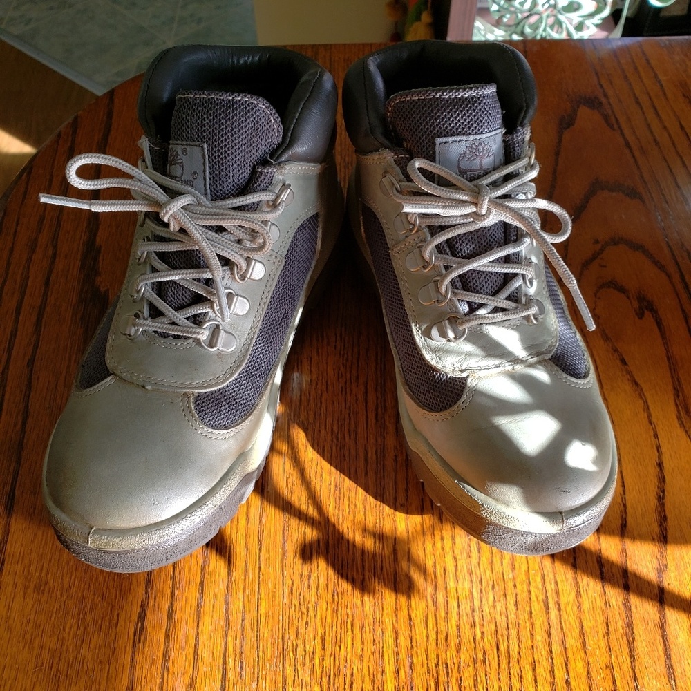 Timberland hiking boots great condition sz 6M